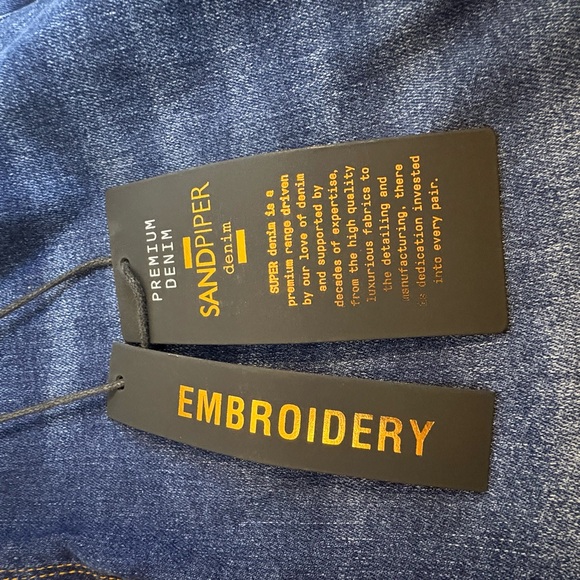 Embroidered Ankle Jeans in Blue - Picture 4 of 13